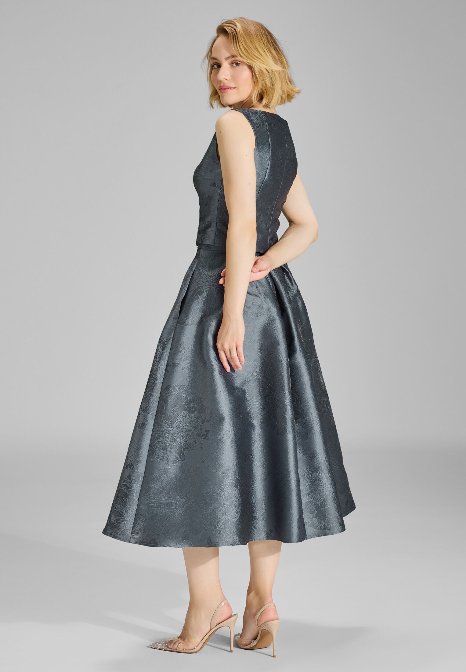 Oberteil aus floralem Jacquard mit V-Ausschnitt