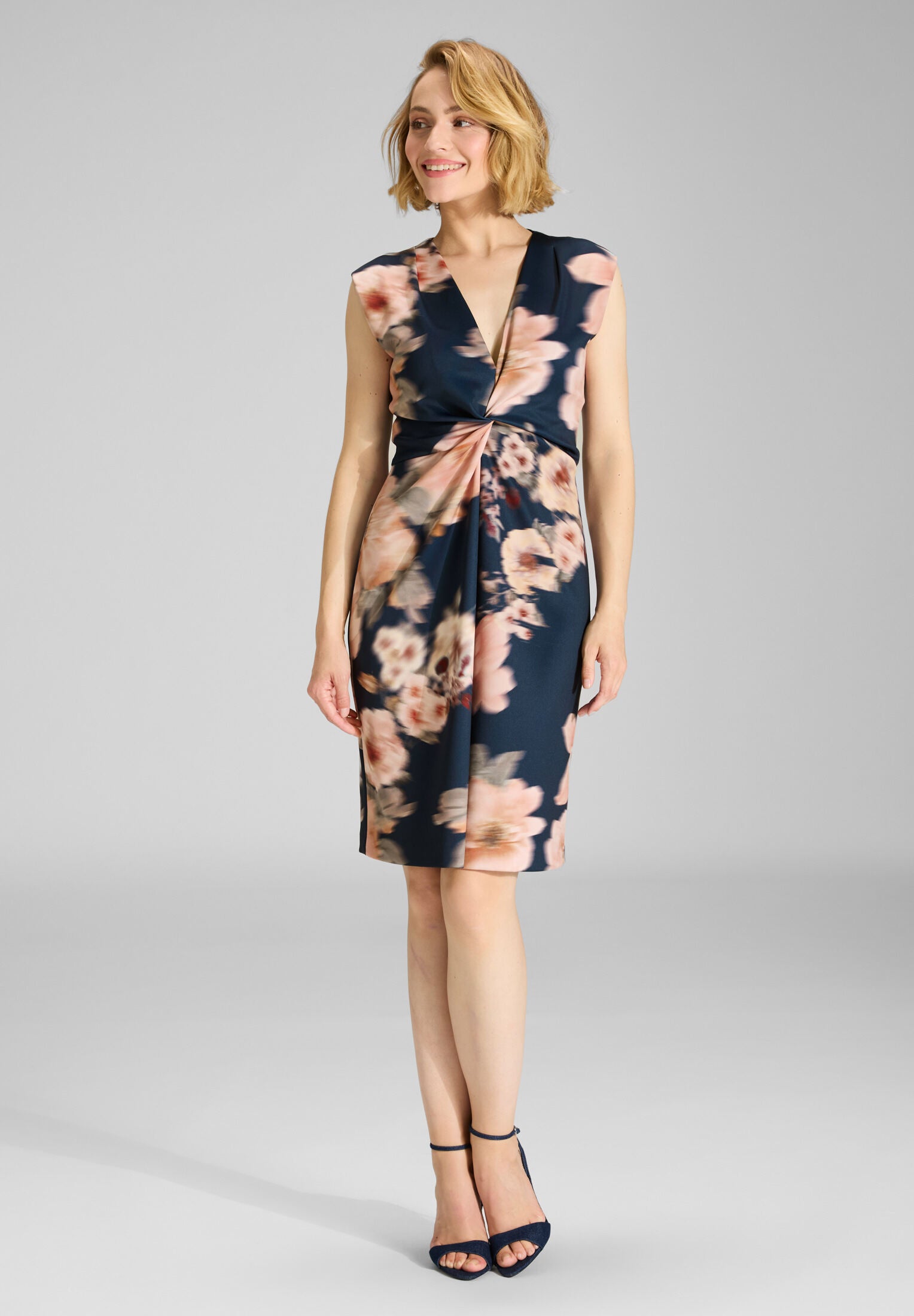 Etuikleid aus floral bedrucktem Scuba mit Knoten Detail navy | multi