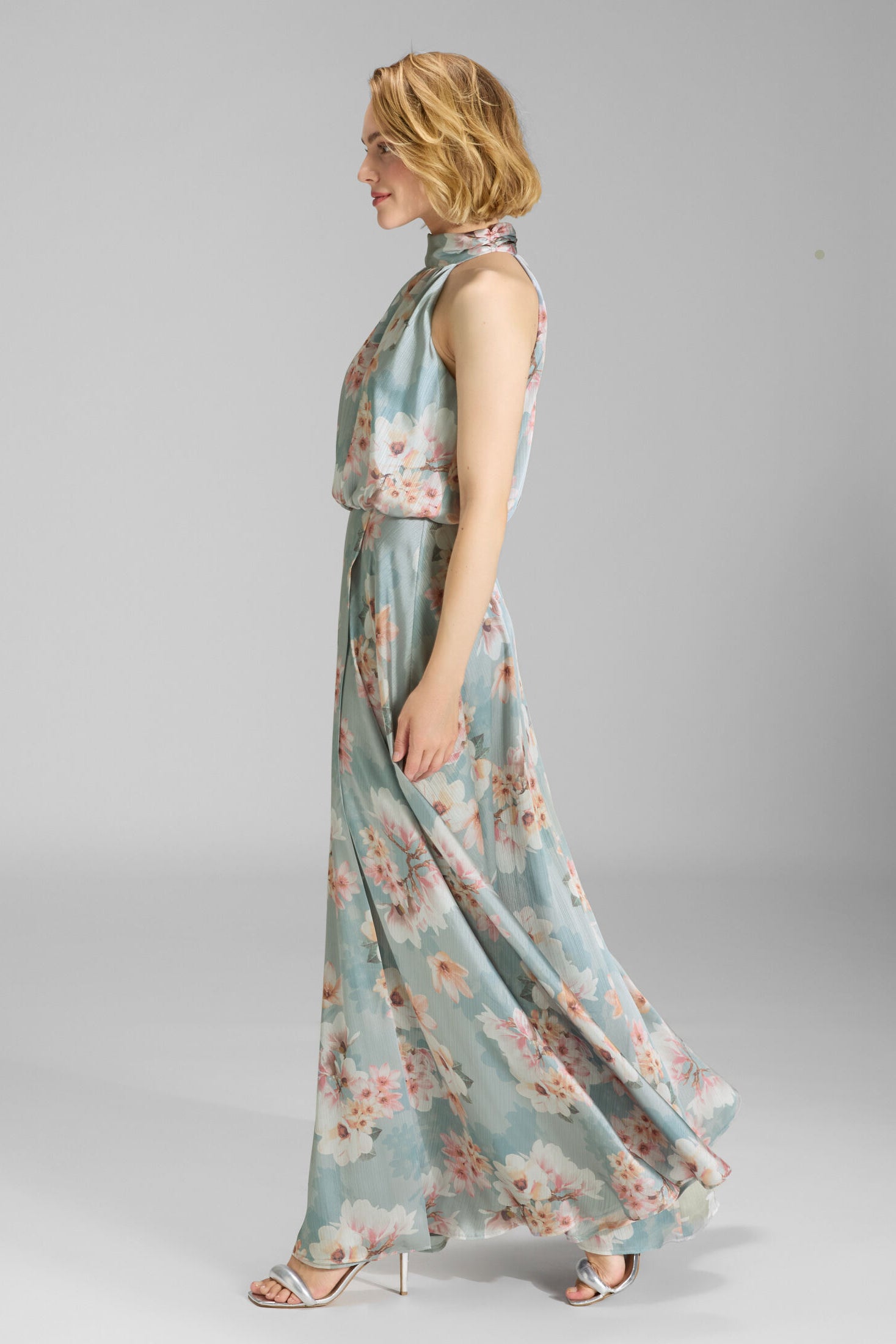 Abendkleid mit blusigem Top aus floral bedrucktem Crinkle Satin