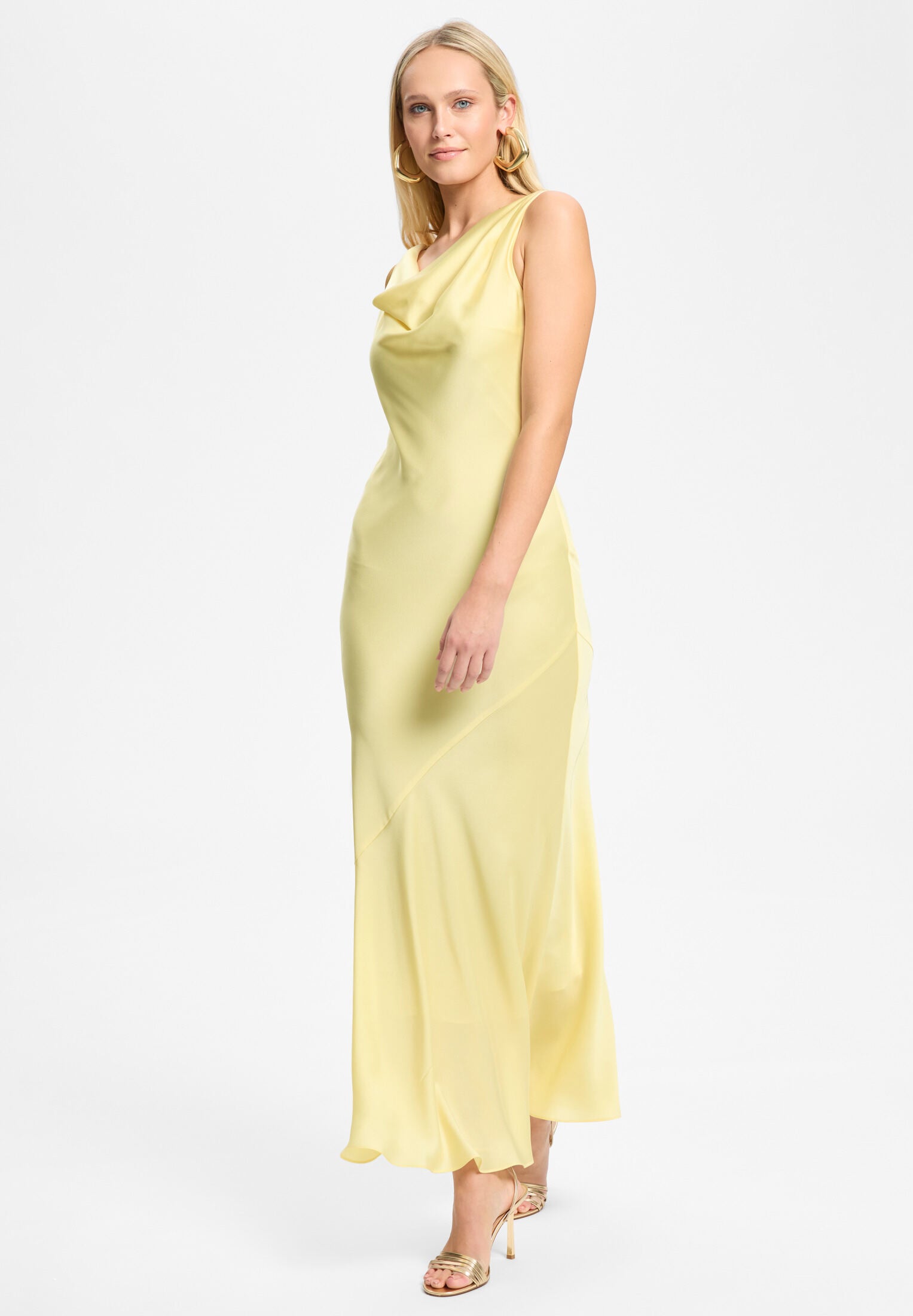 Abendkleid aus nachhaltigem Satin mit Wasserfall Ausschnitt