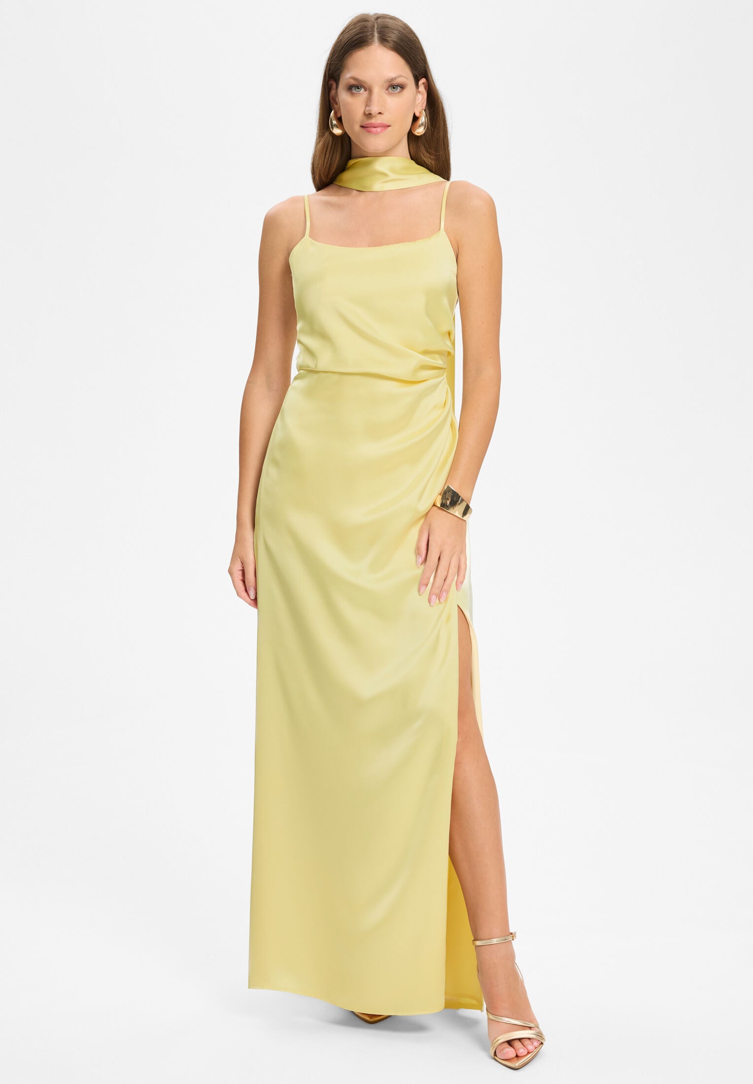 Figurbetontes Abendkleid aus Stretch Satin mit Spaghetti Trägern pastel yellow