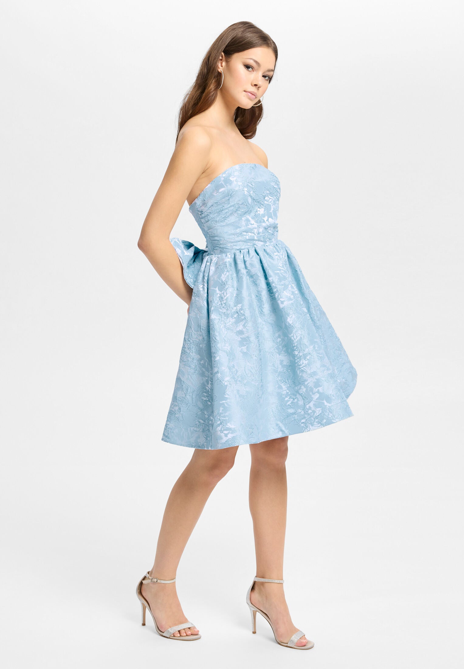 Cocktailkleid aus Jaquard mit ausgestelltem Rock