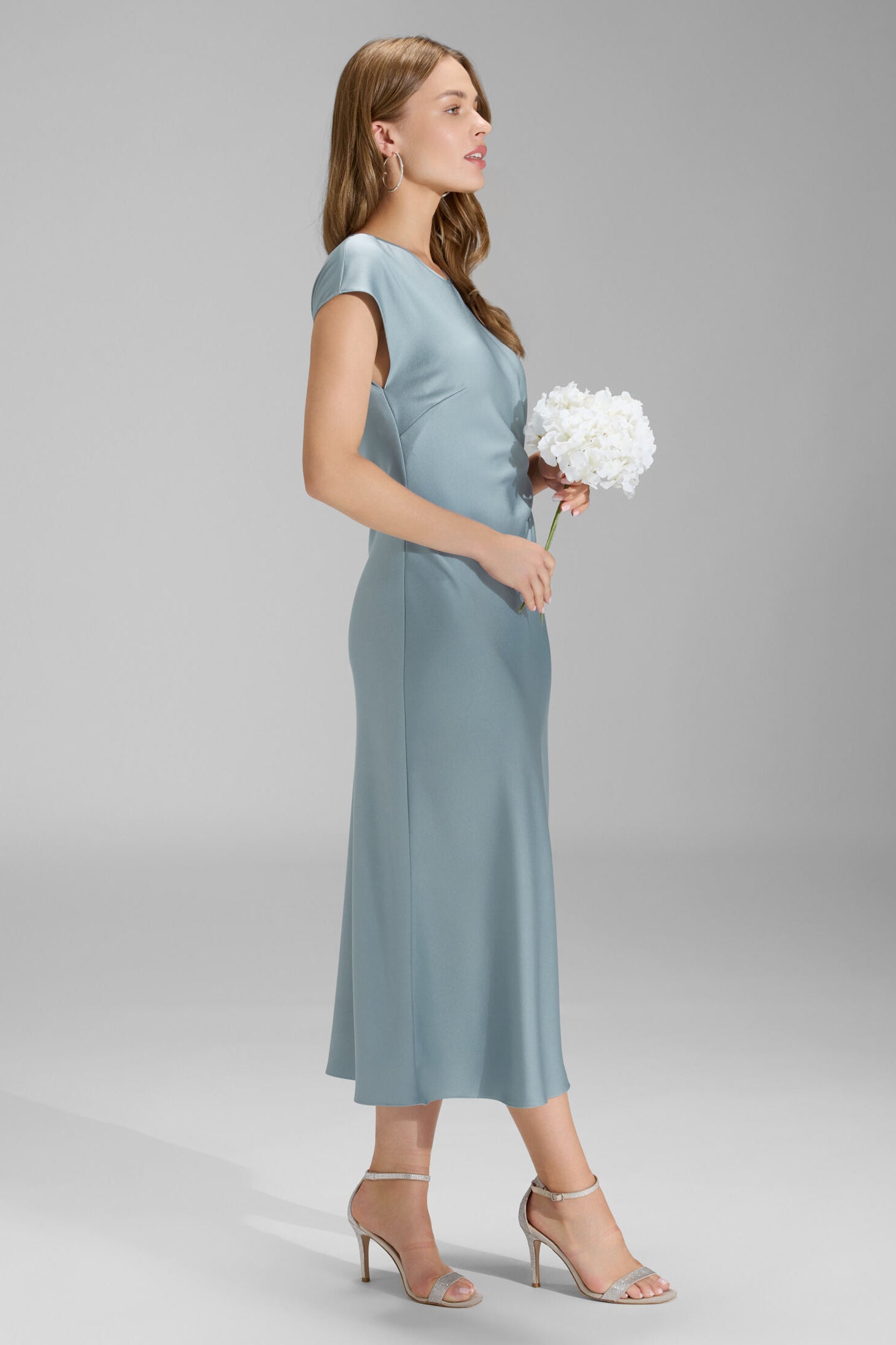 Slip Dress aus Satin mit Twist Detail