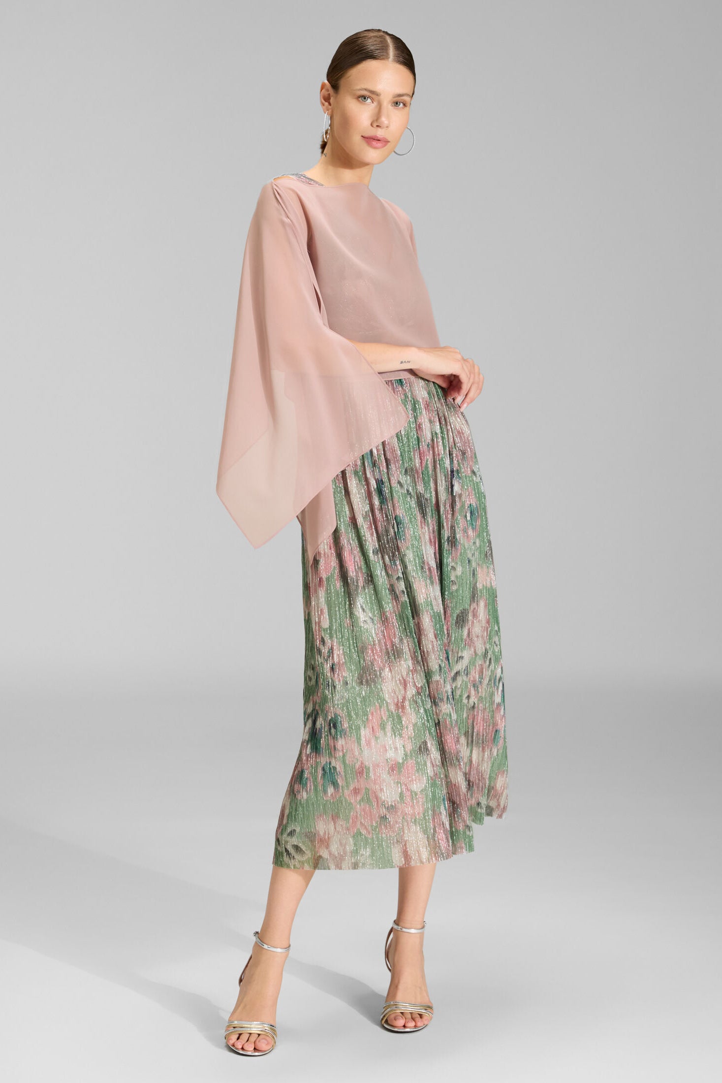 Schlupf-Stola aus Chiffon mit Ärmelschlitzen