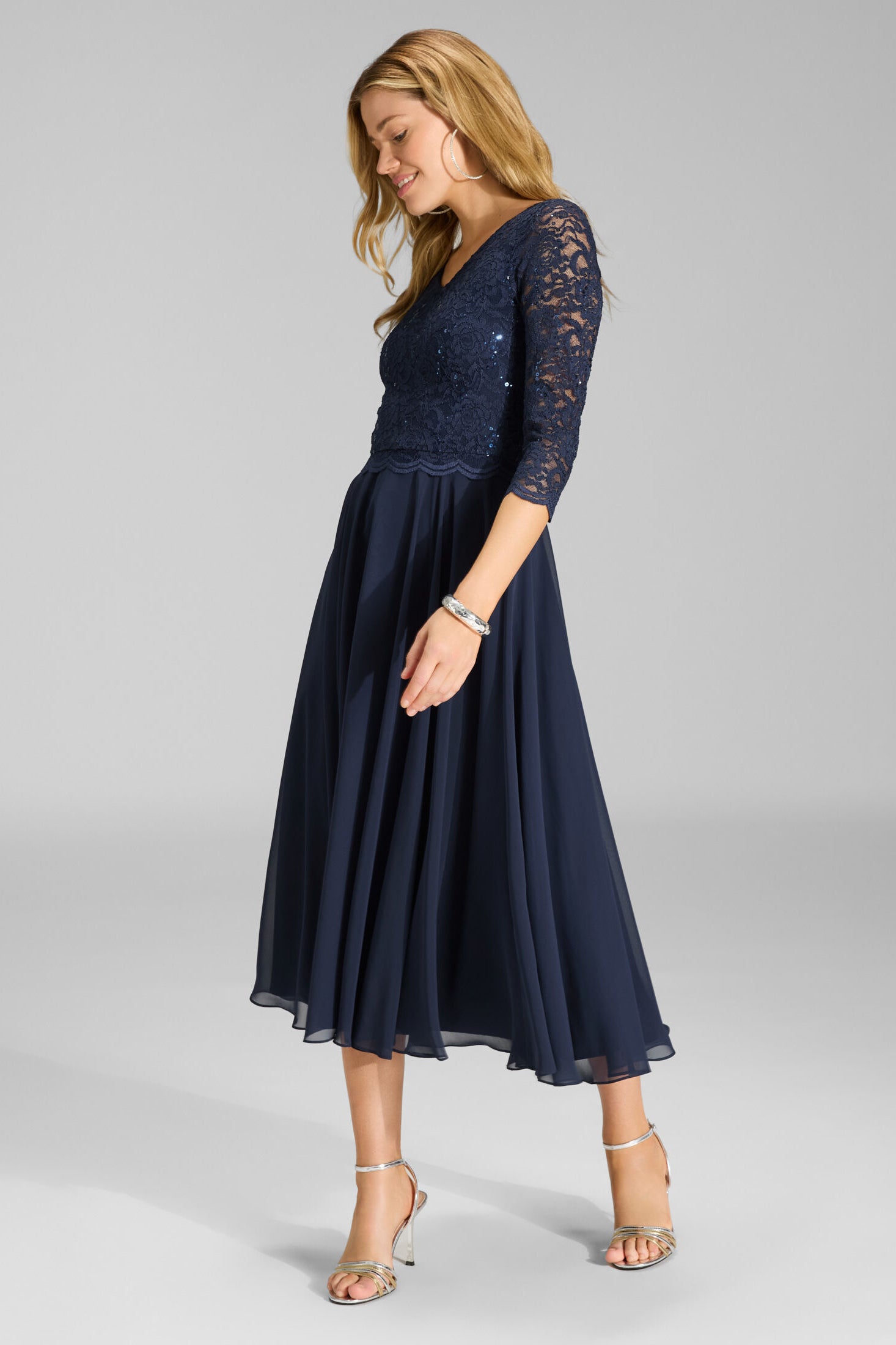 Midi Kleid mit paillettenbesetztem Spitzenoberteil