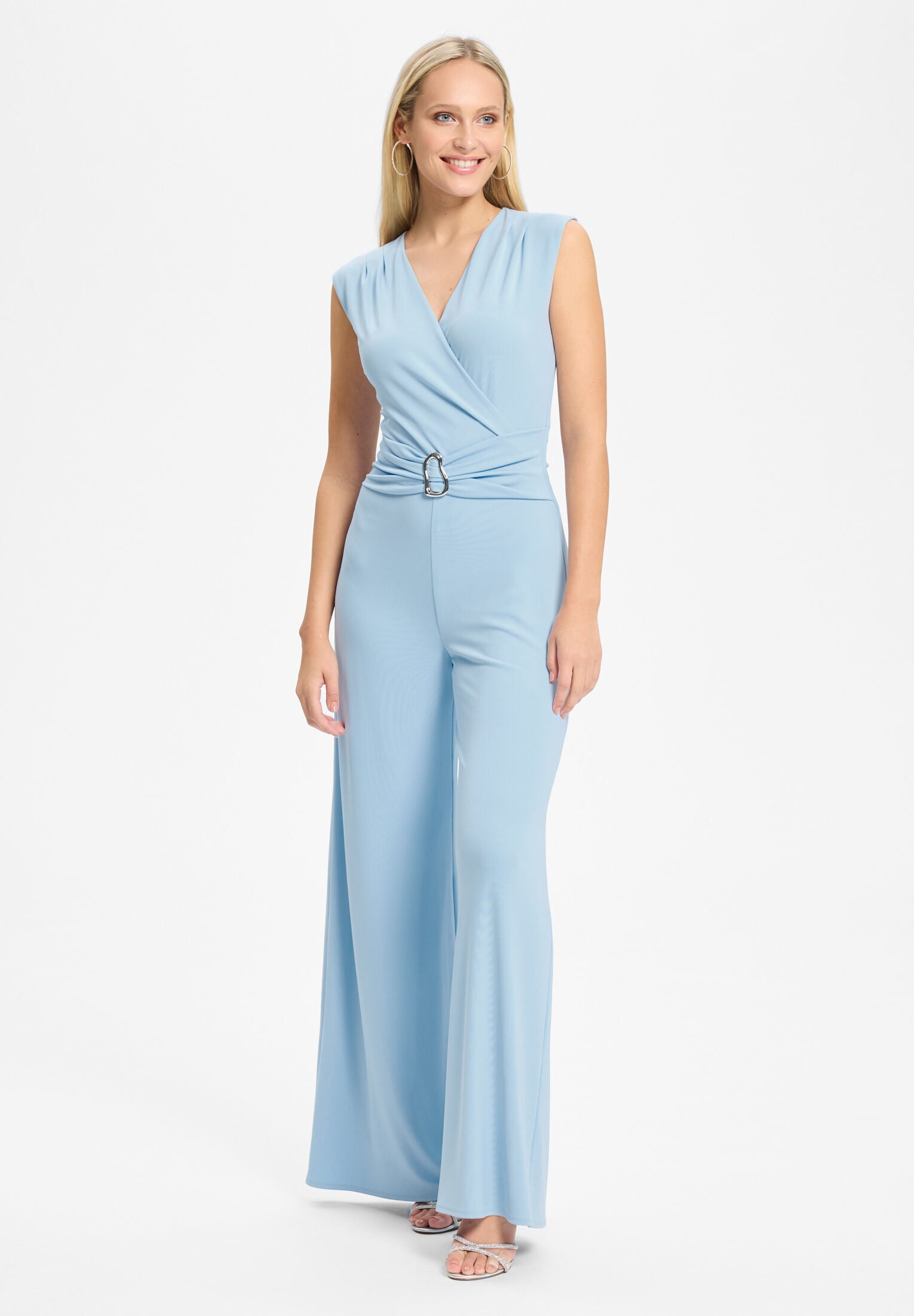 Jumpsuit aus Jersey mit überschnittener Schulter und Zierschnalle baby blue