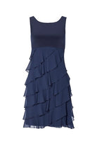 Kurzes Jerseykleid in Lagenoptik