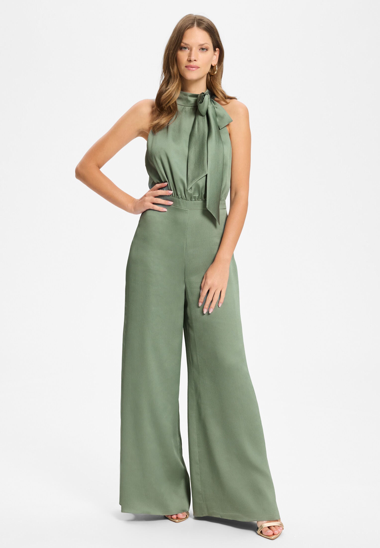 Jumpsuit mit Schluppe aus Satin