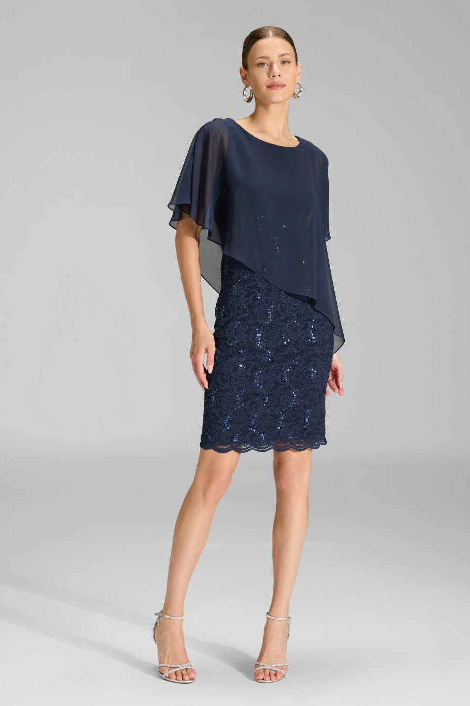 Pailletten-Kleid mit asymmetrischem Chiffon-Überwurf navy