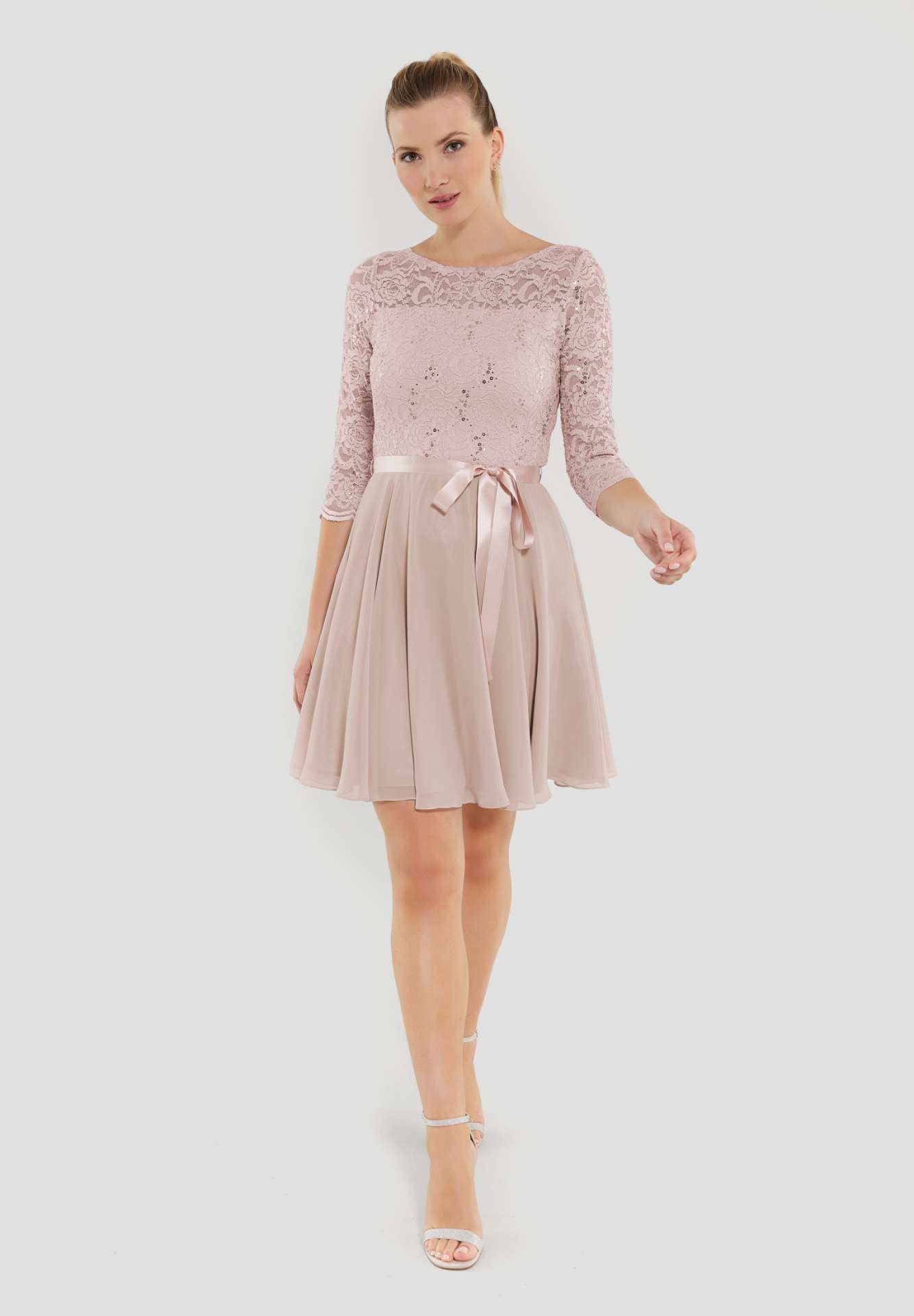 Kleid mit paillettenbesetztem Spitzenoberteil