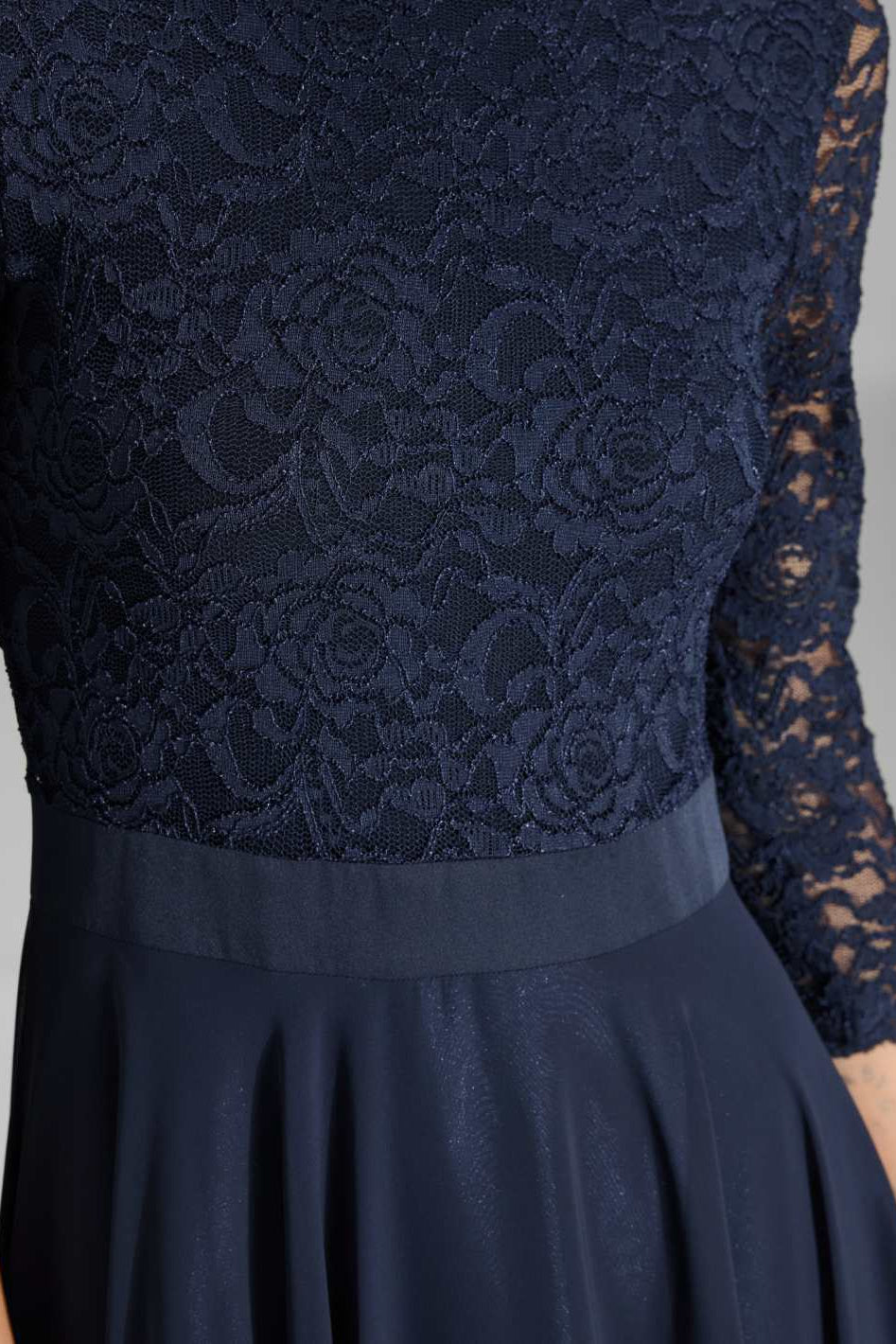 Midikleid mit fließendem Chiffon-Rock