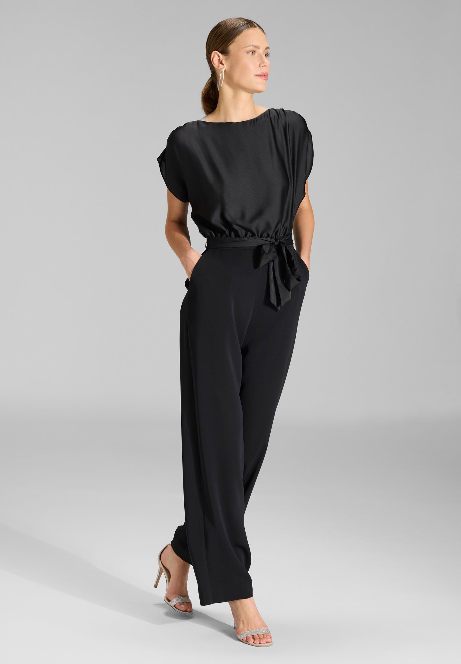 Jumpsuit mit geradem Beinschnitt