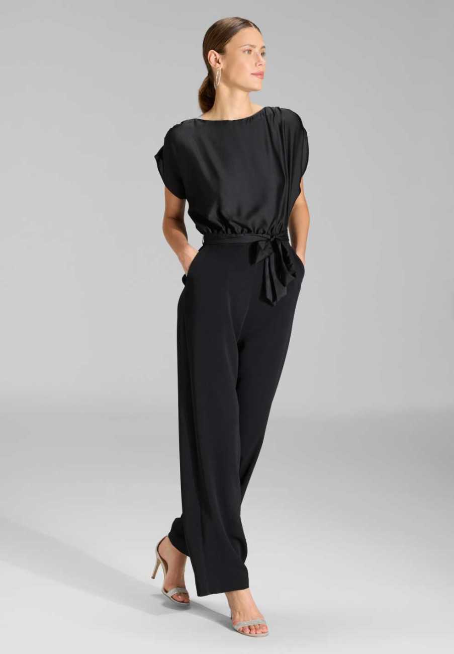 Jumpsuit mit geradem Beinschnitt