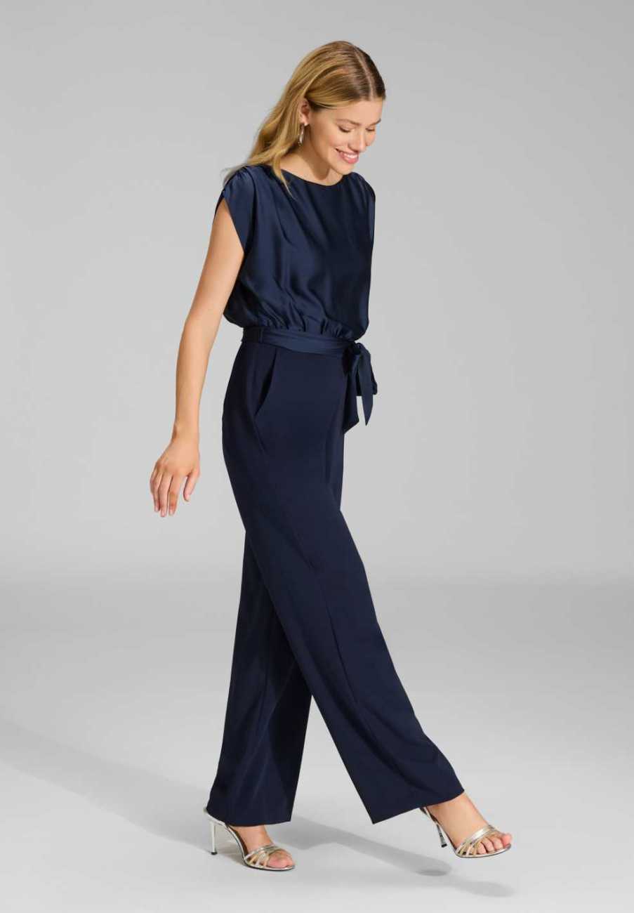 Jumpsuit mit geradem Beinschnitt