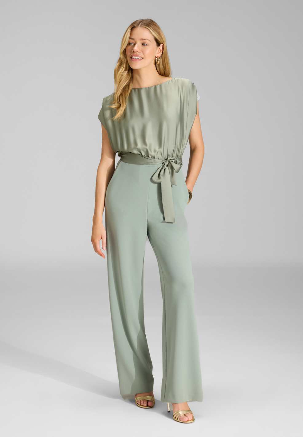 Jumpsuit mit geradem Beinschnitt soft green