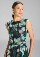 Blumenkleid aus weichem Mesh