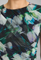 Blumenkleid aus weichem Mesh