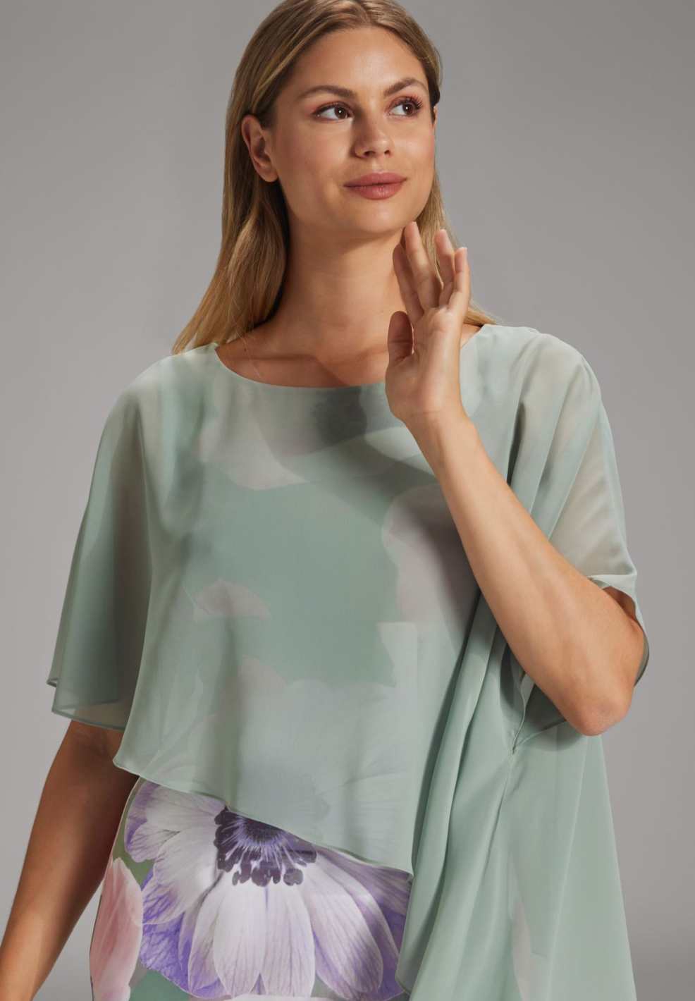 Scuba-Kleid mit Chiffon-Überwurf