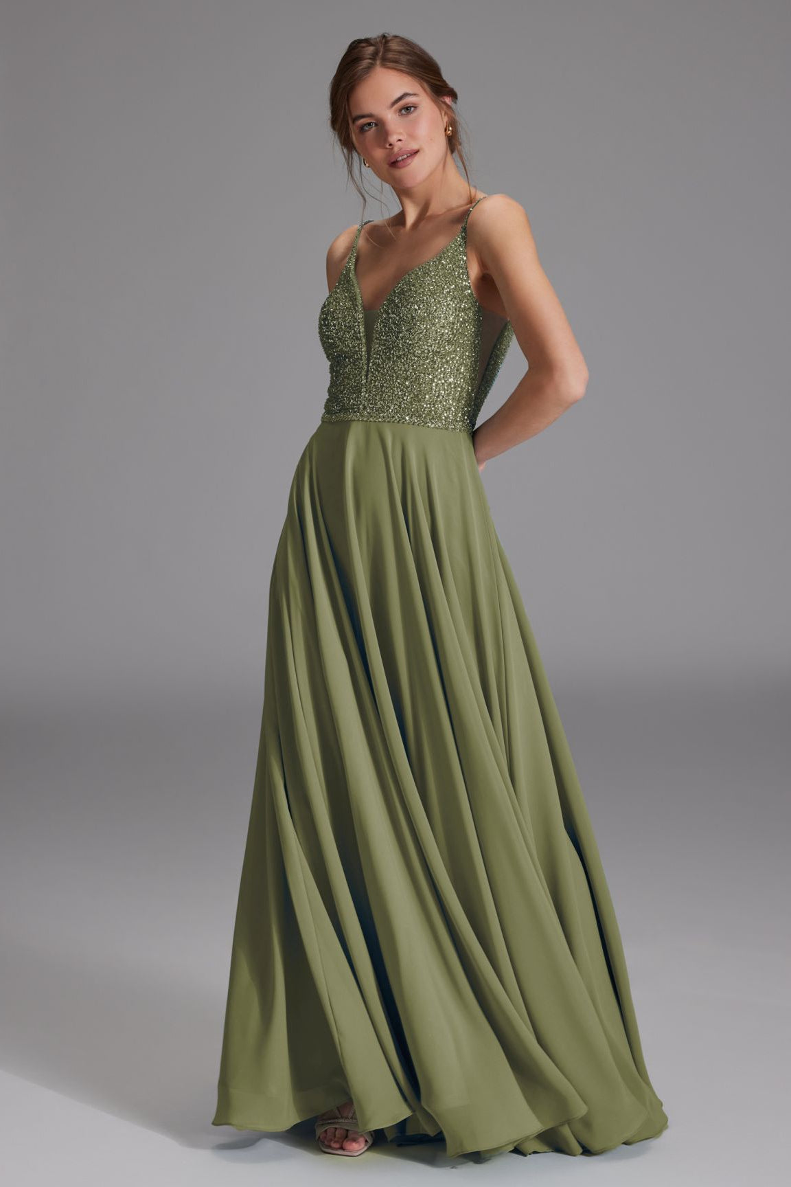 Langes paillettenbesticktes Abiball-Kleid