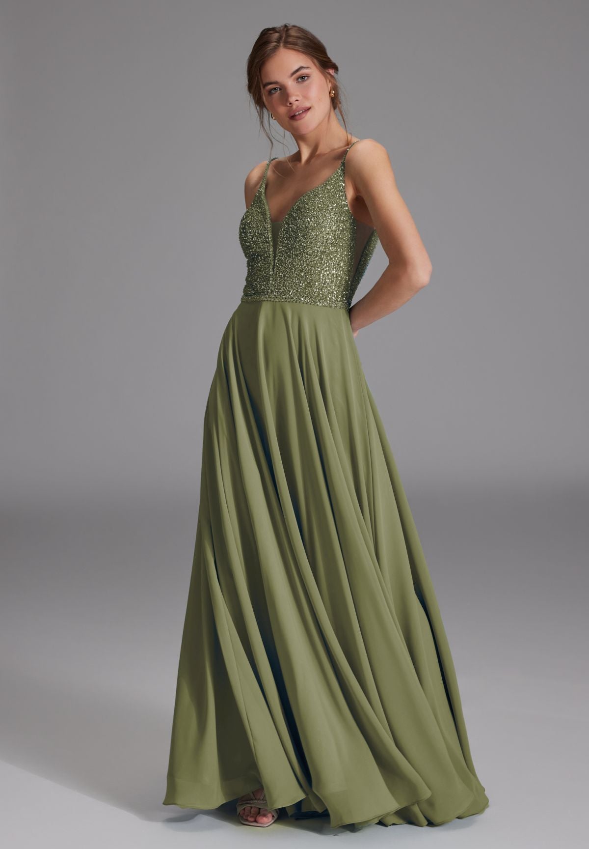 Langes paillettenbesticktes Abiball-Kleid