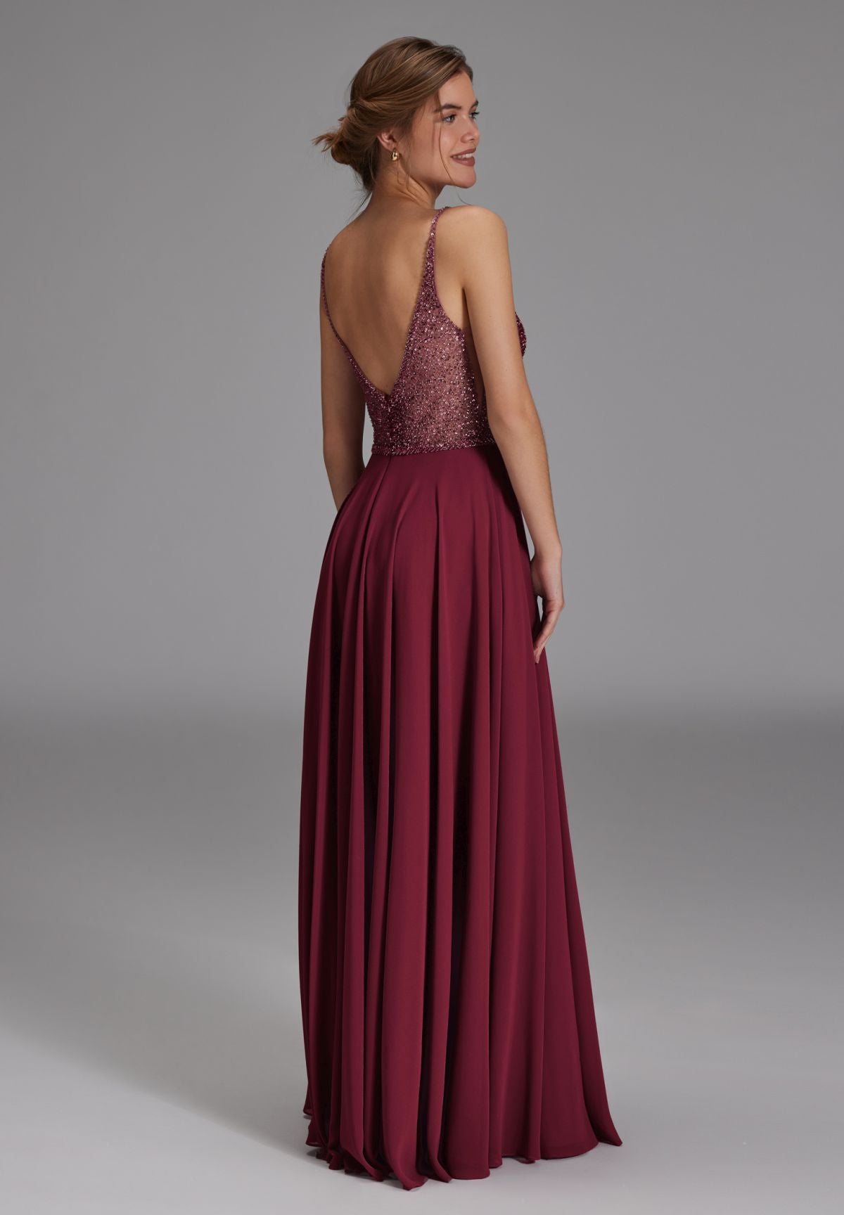 Langes paillettenbesticktes Abiball-Kleid