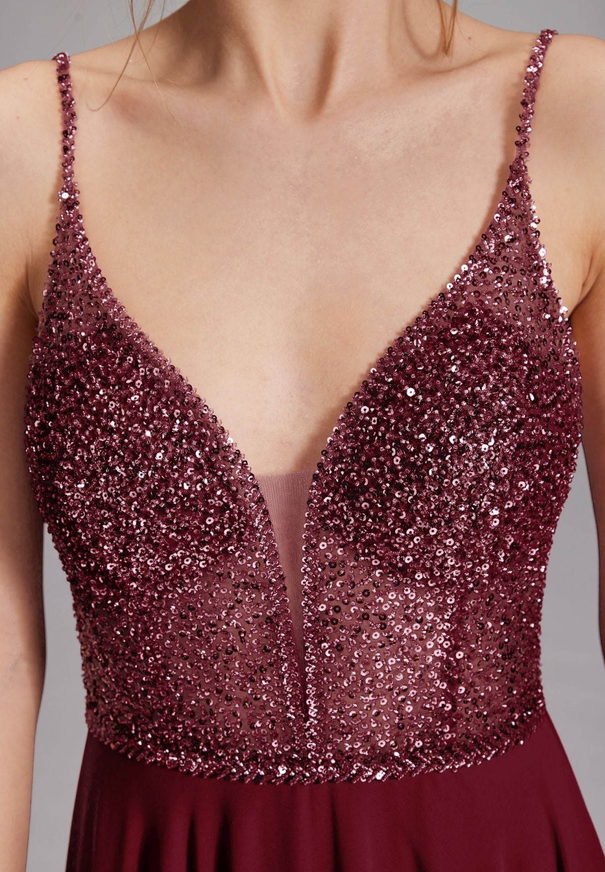 Langes paillettenbesticktes Abiball-Kleid