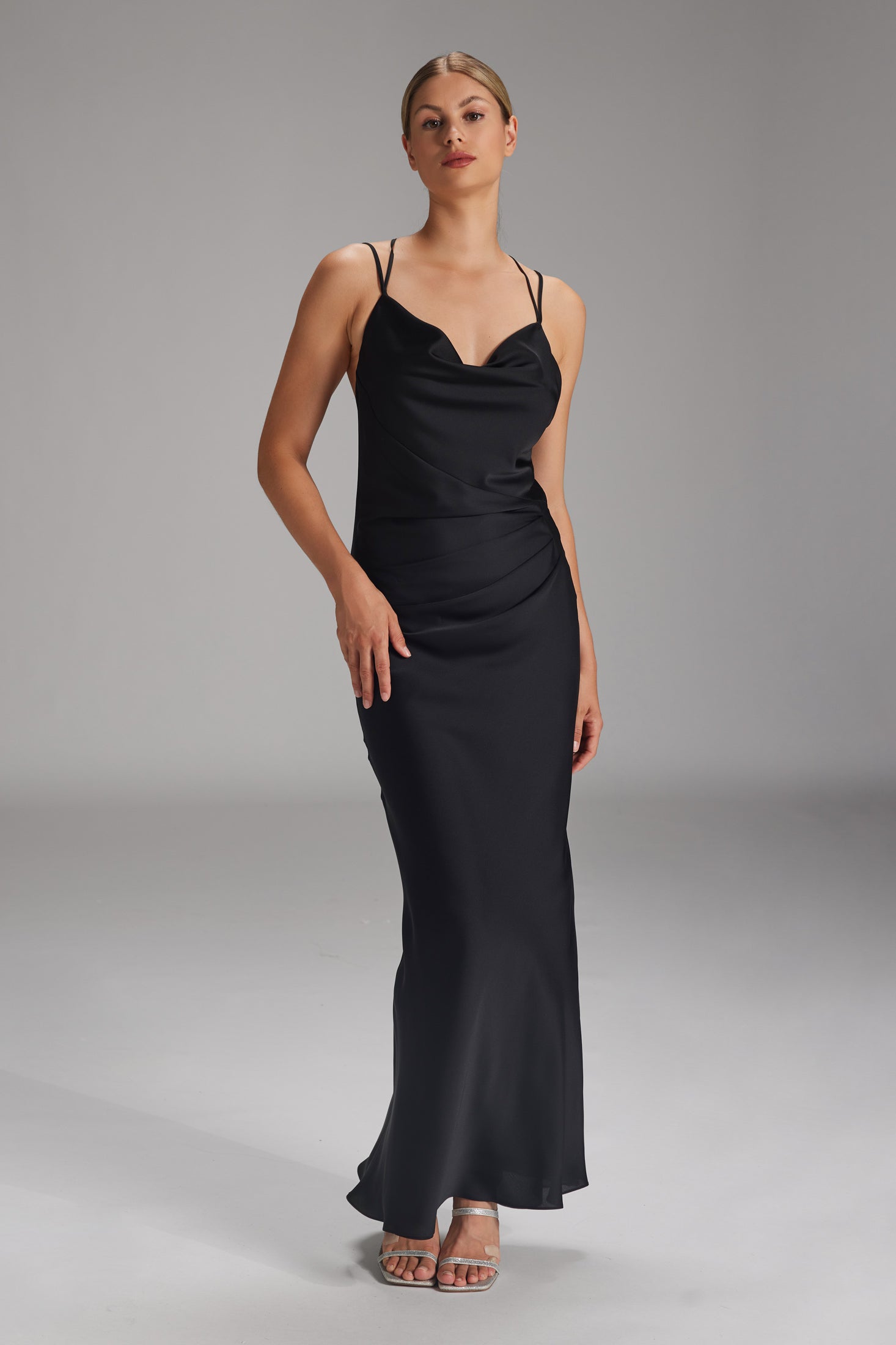 Slip-Dress aus nachhaltigem Satinchiffon black