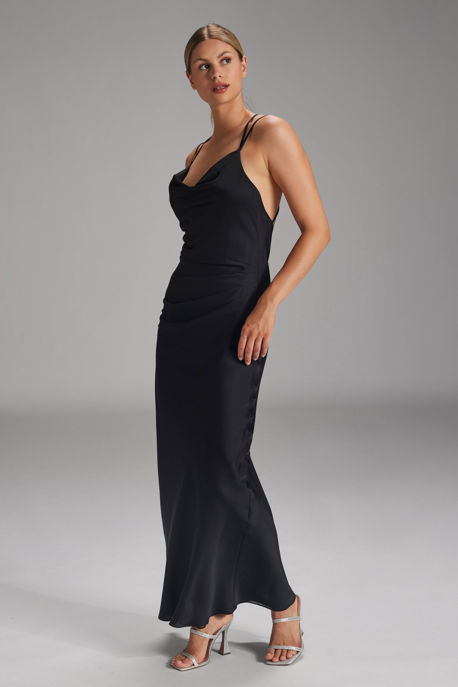 Slip-Dress aus nachhaltigem Satinchiffon