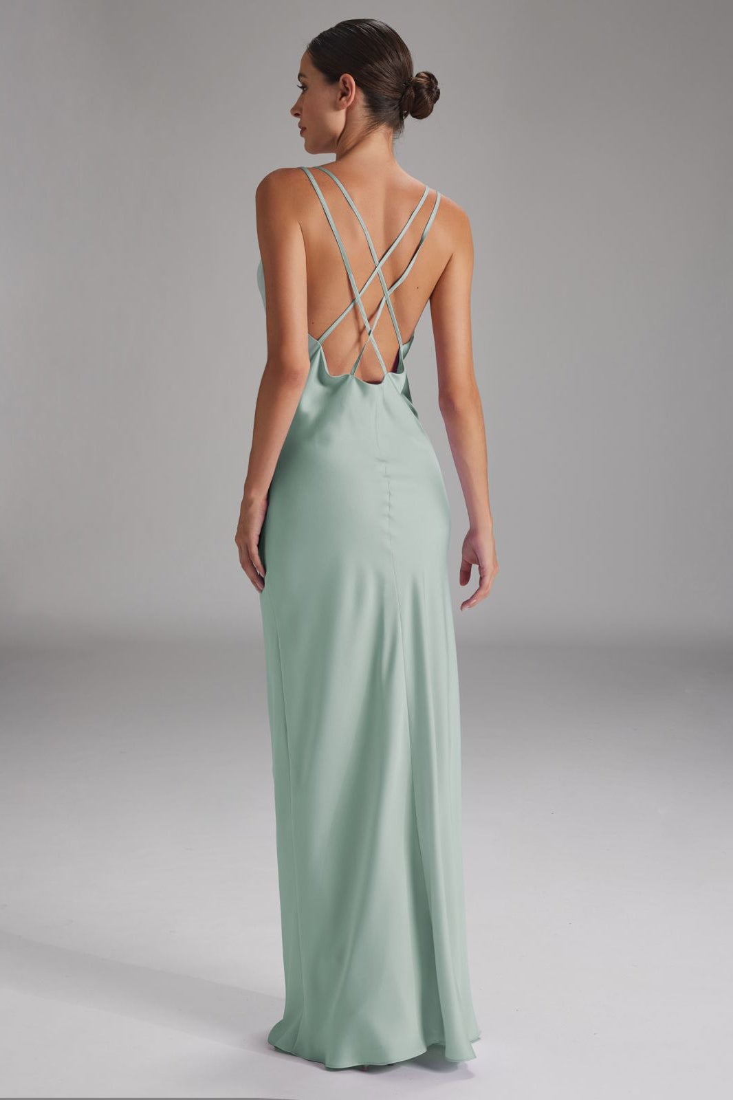 Slip-Dress aus nachhaltigem Satinchiffon