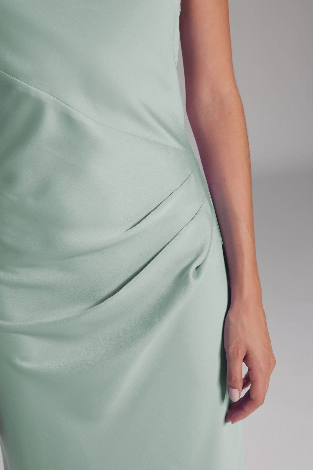 Slip-Dress aus nachhaltigem Satinchiffon