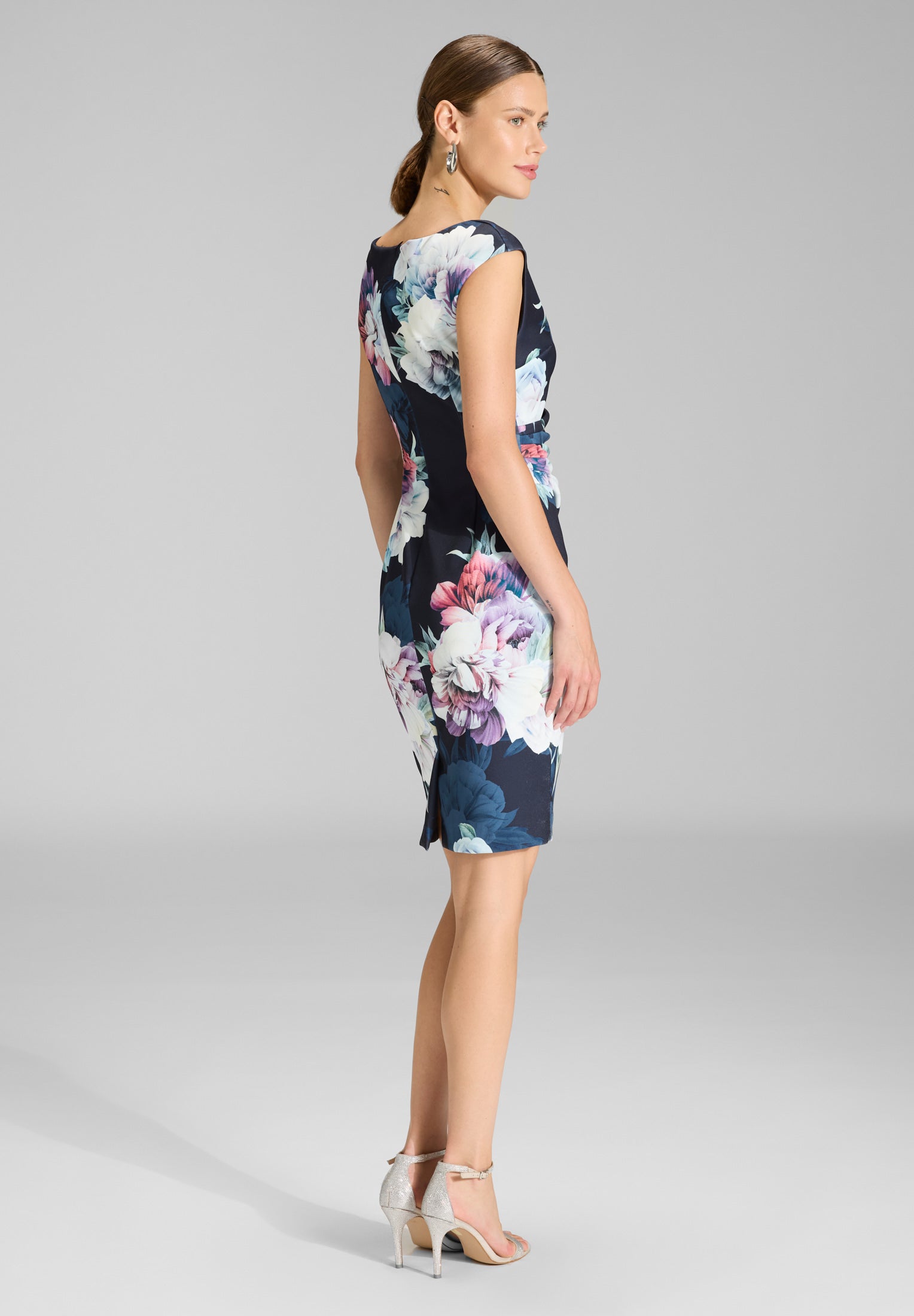 Etuikleid mit blumigem Print