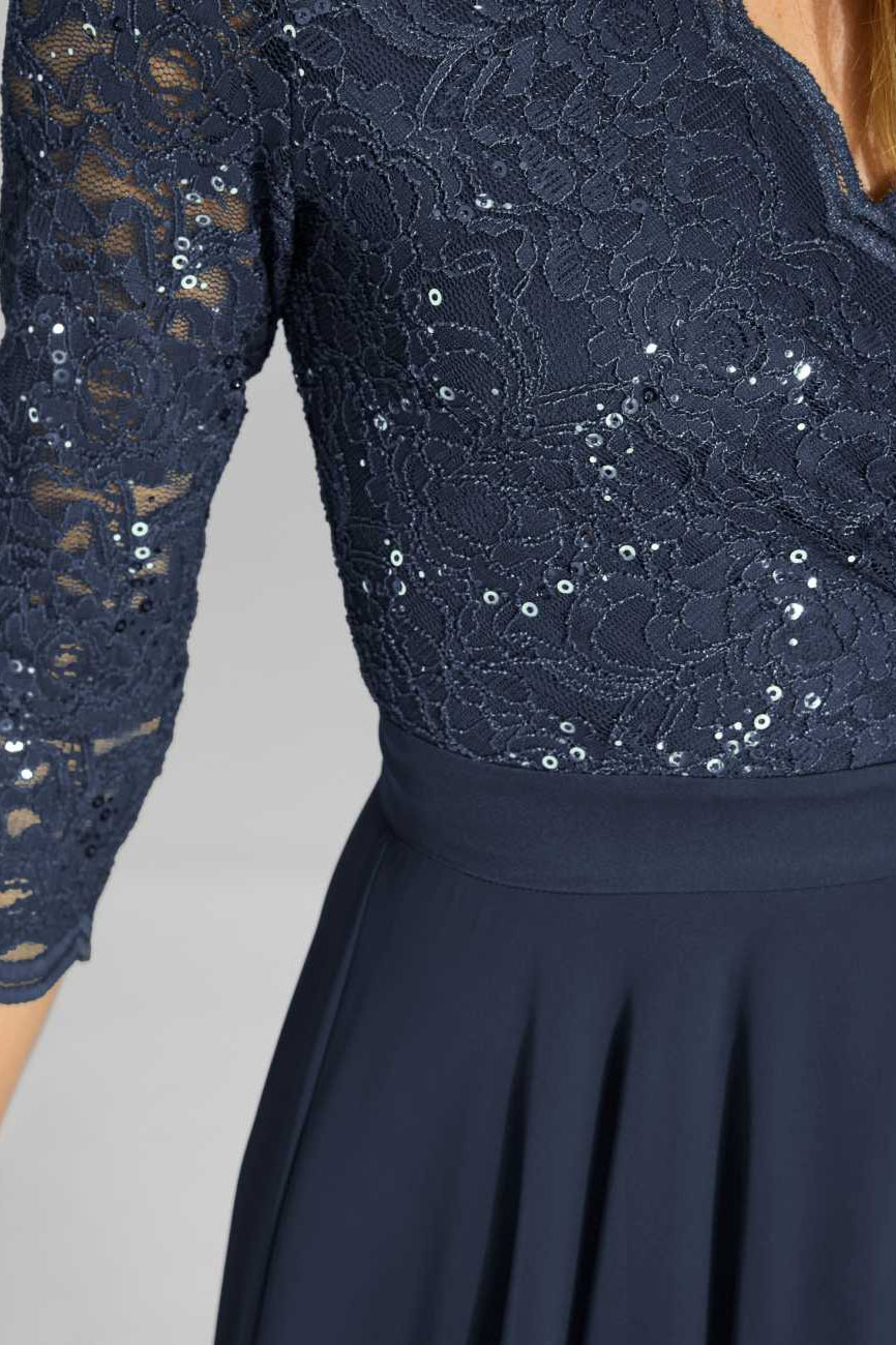 Cocktailkleid aus Material-Mix