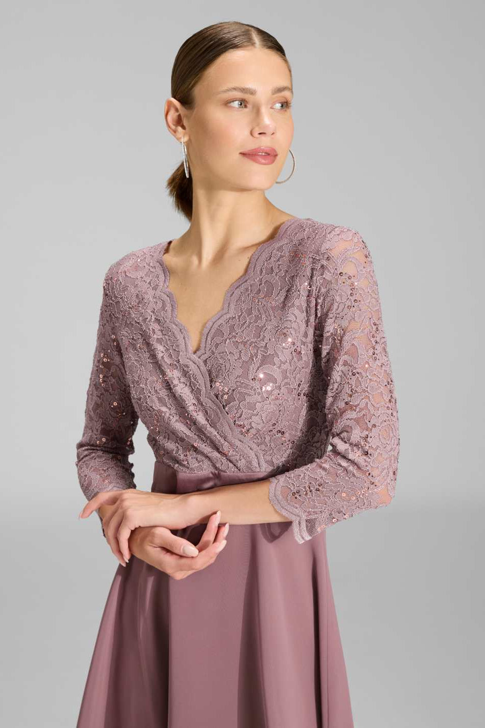 Cocktailkleid aus Material-Mix