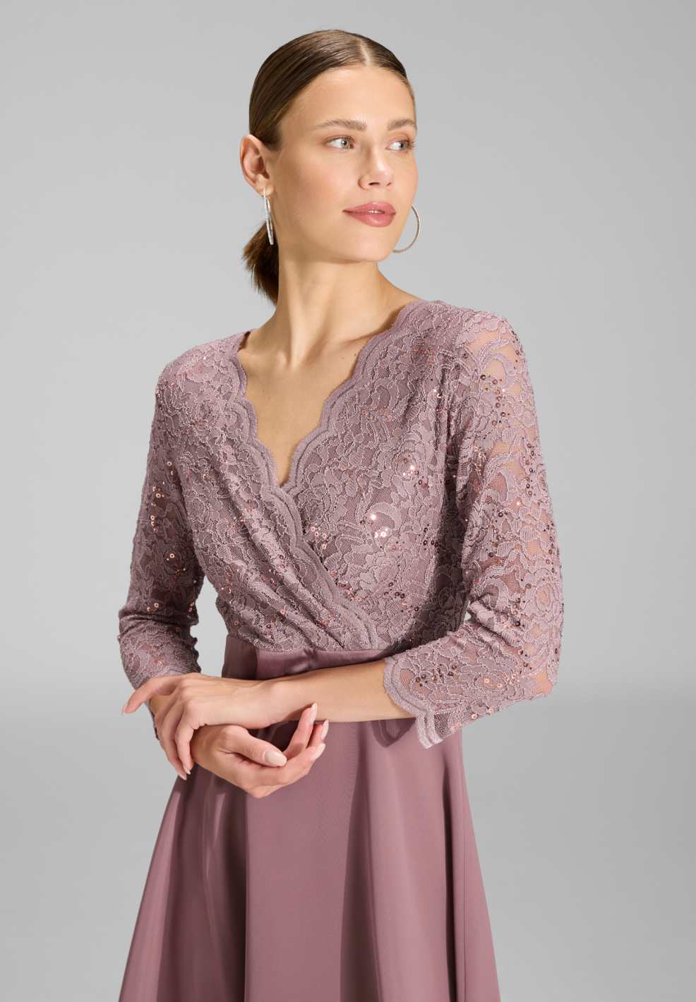 Cocktailkleid aus Material-Mix