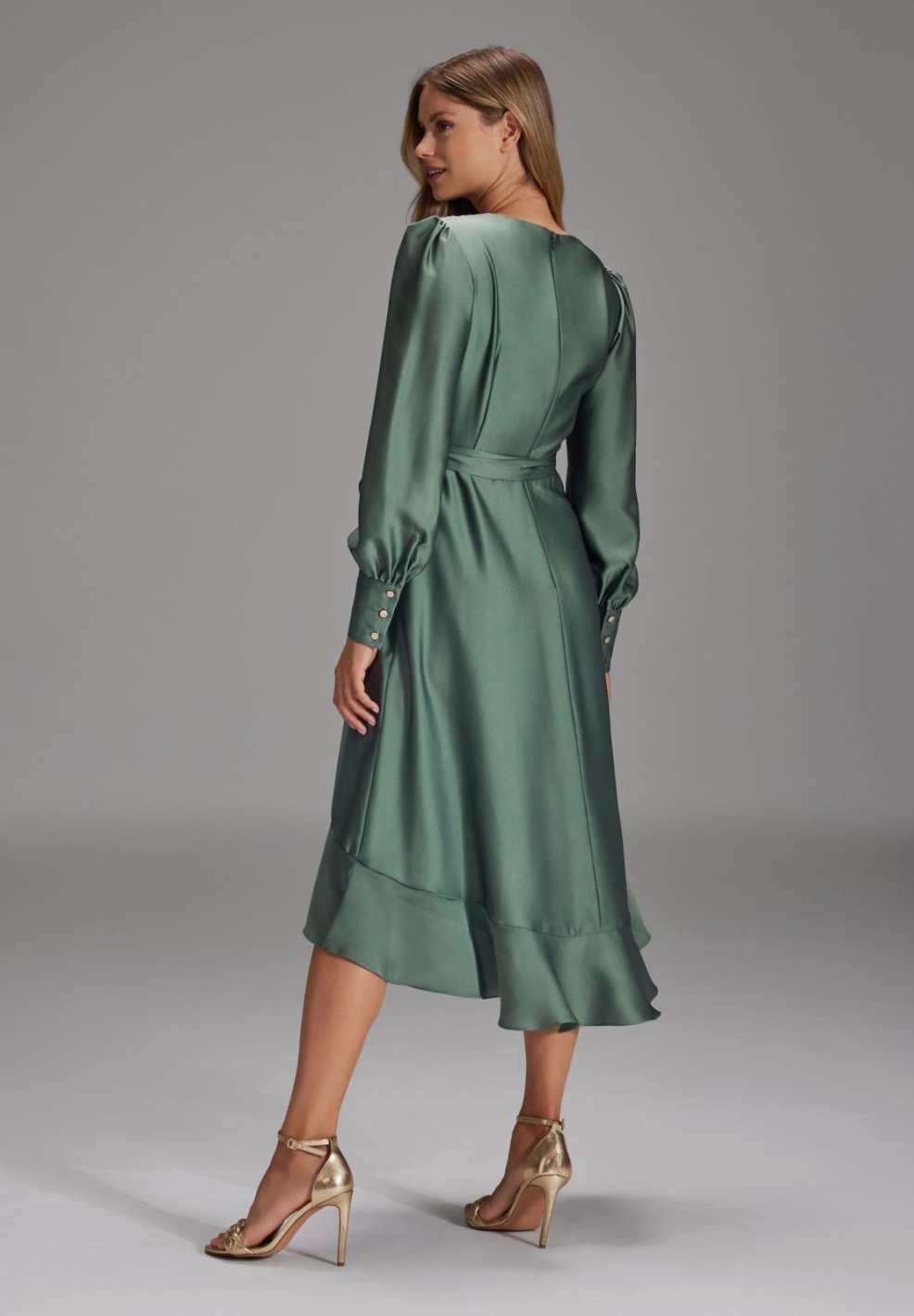 Vokuhila-Kleid mit blusigen Ärmeln