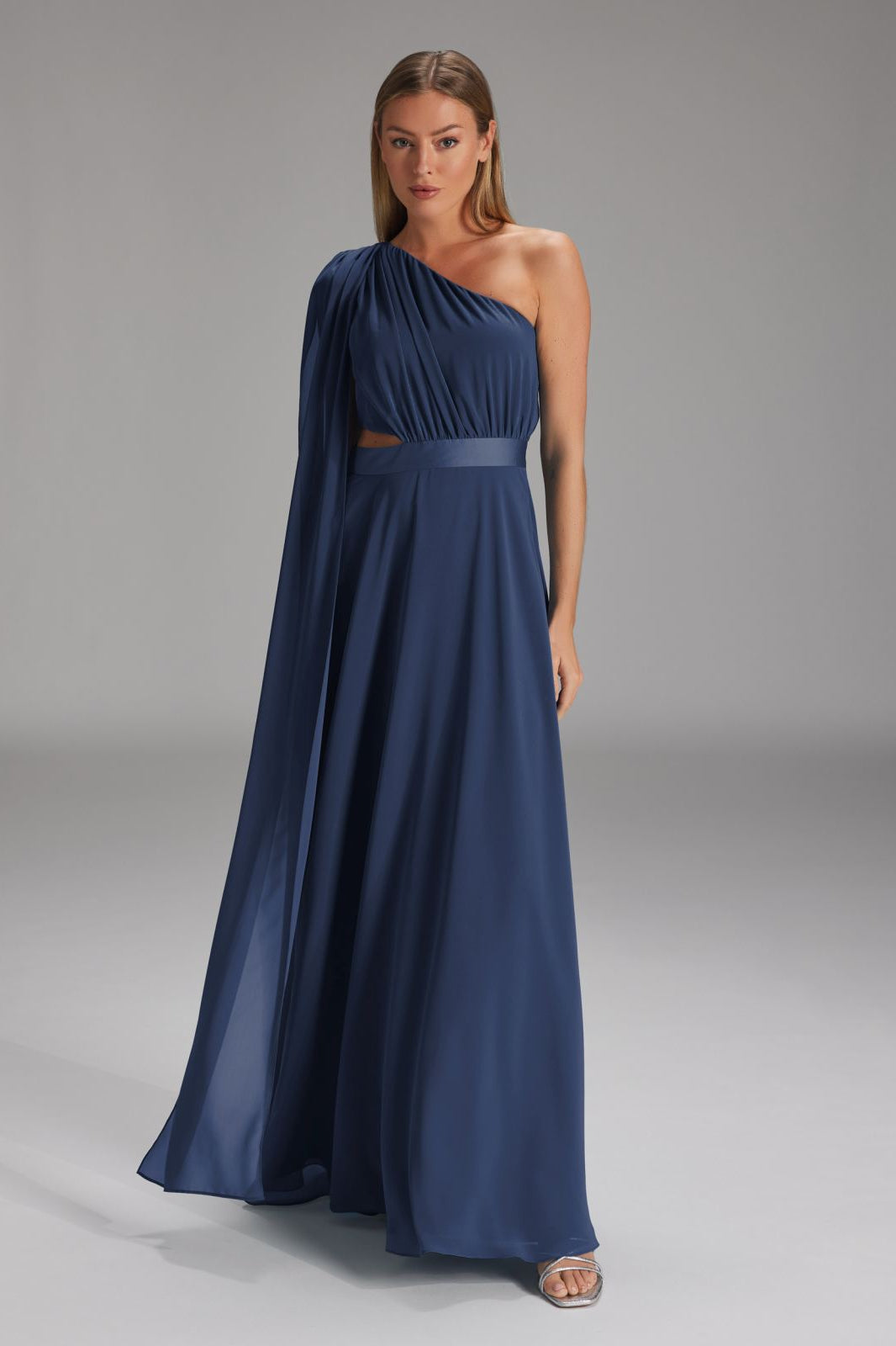 One-Shoulder-Maxikleid aus nachhaltigem Chiffon navy