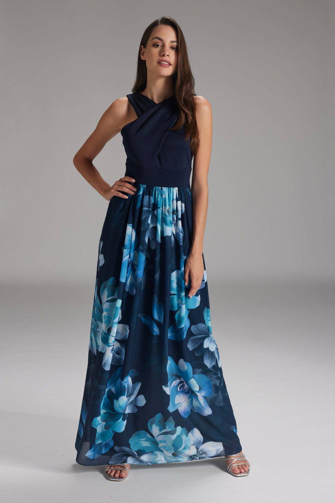 Maxikleid mit Criss-Cross-Trägern navy multi