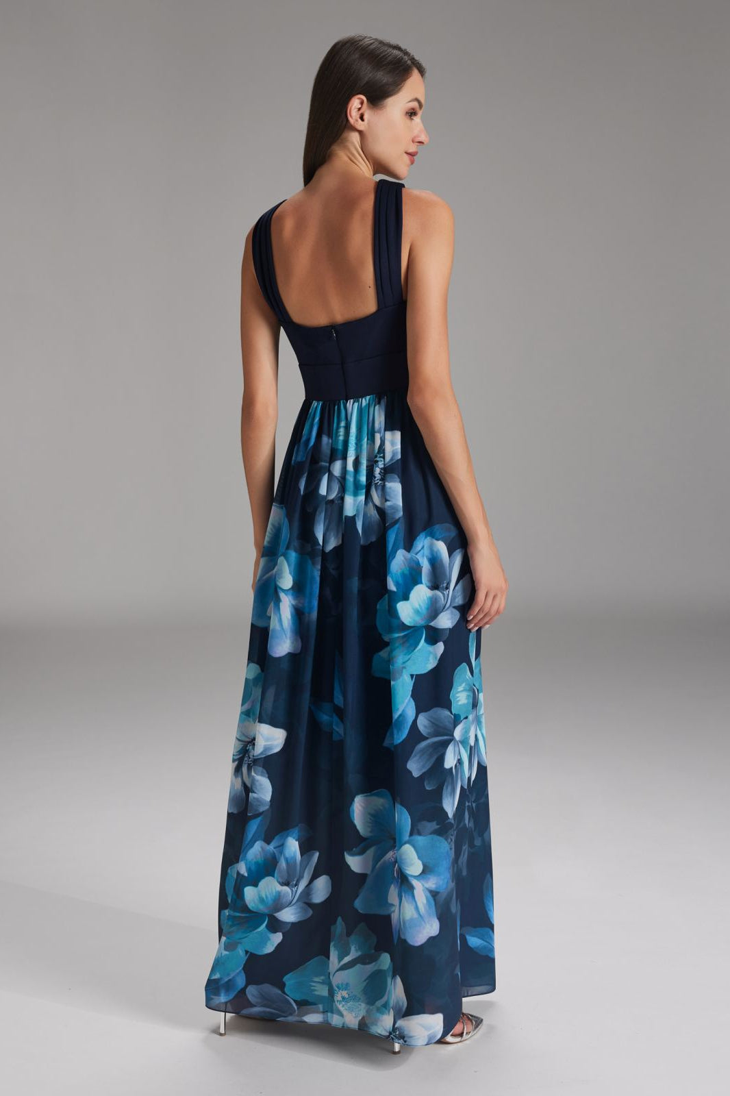 Maxikleid mit Criss-Cross-Trägern