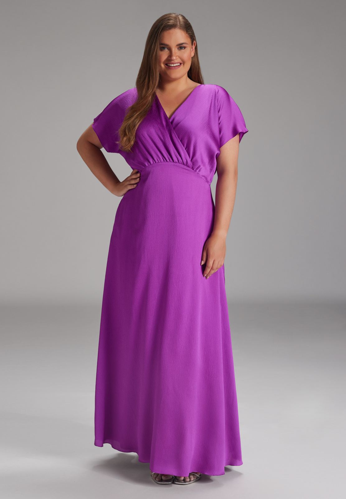 Langes Kleid aus Struktursatin grape purple