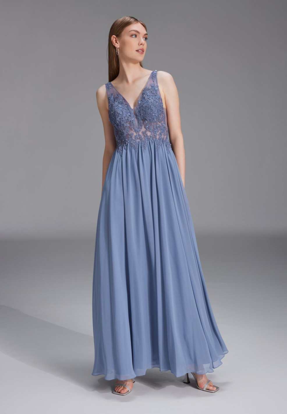 Fließendes Chiffonkleid mit Stickerei blue crocus