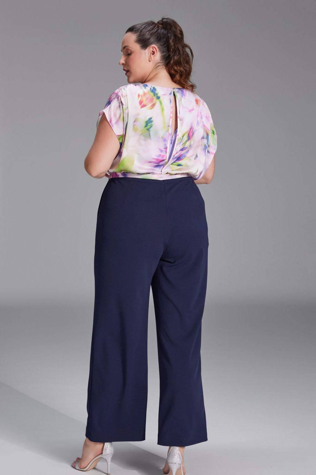 Jumpsuit aus Material Mix