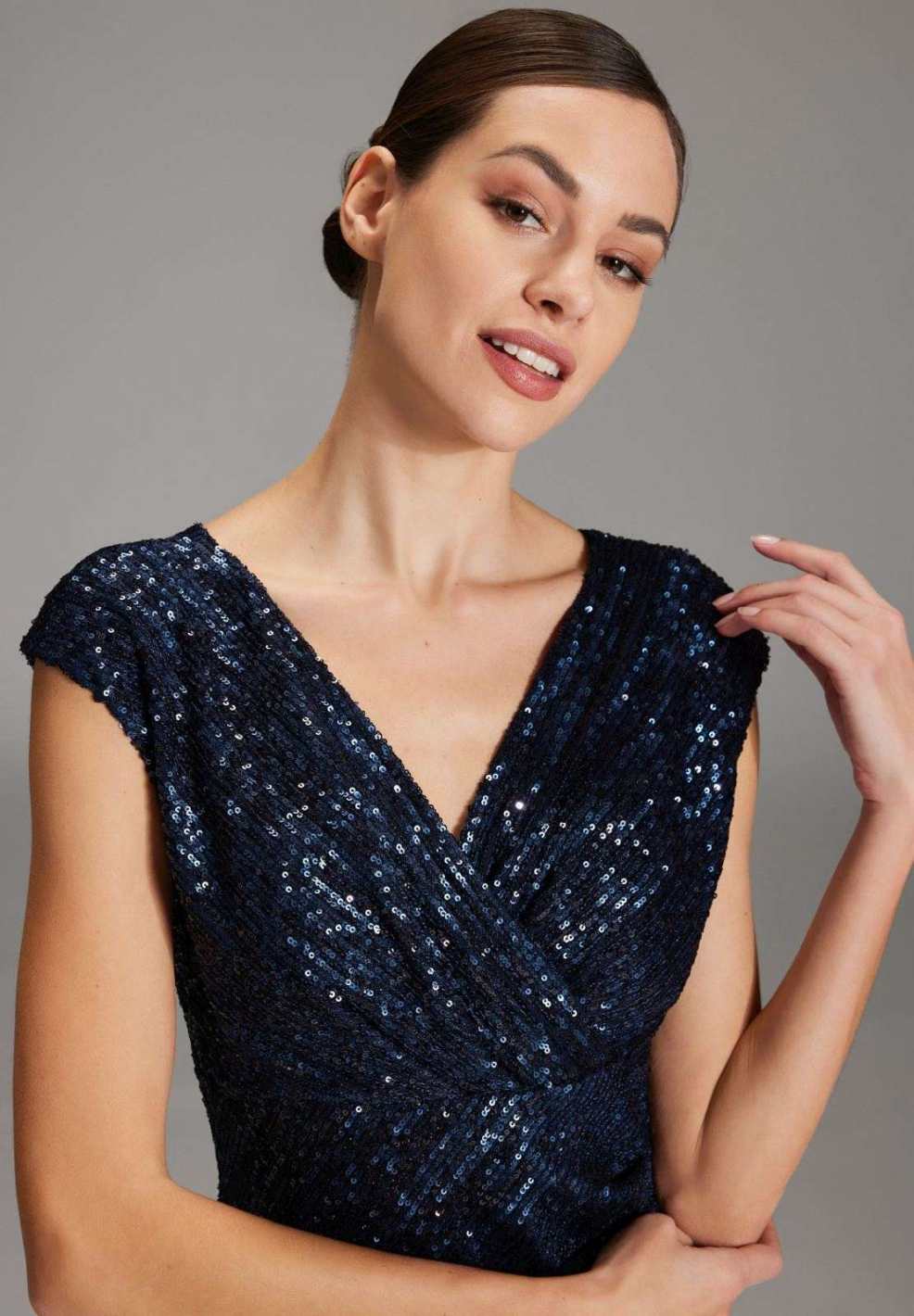 Cocktailkleid aus elastischer Paillette mit Wickel Ausschnitt