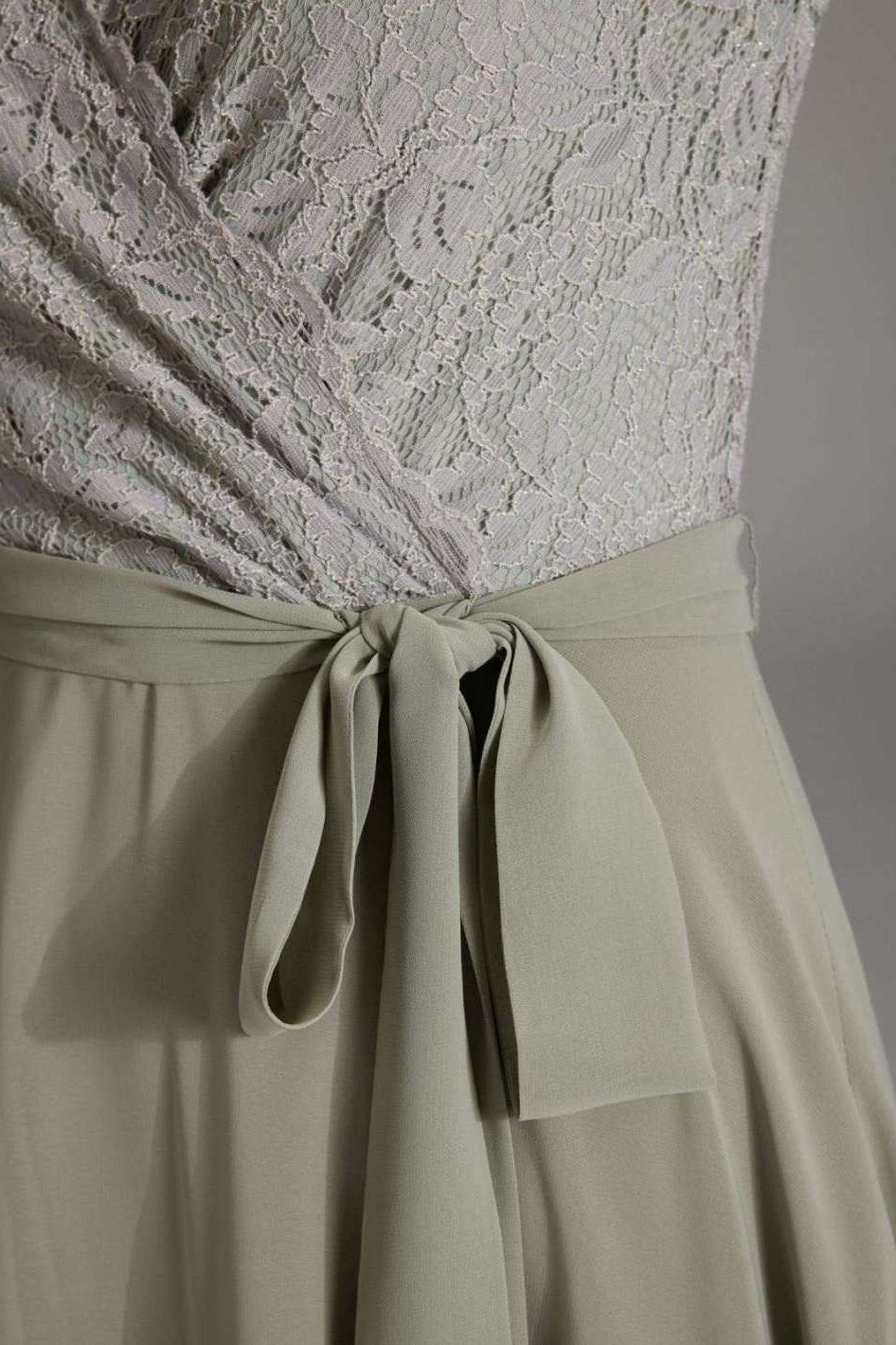 Midi Kleid Halbarm aus Chiffon-Spitze-Mix mit Bogenkanten