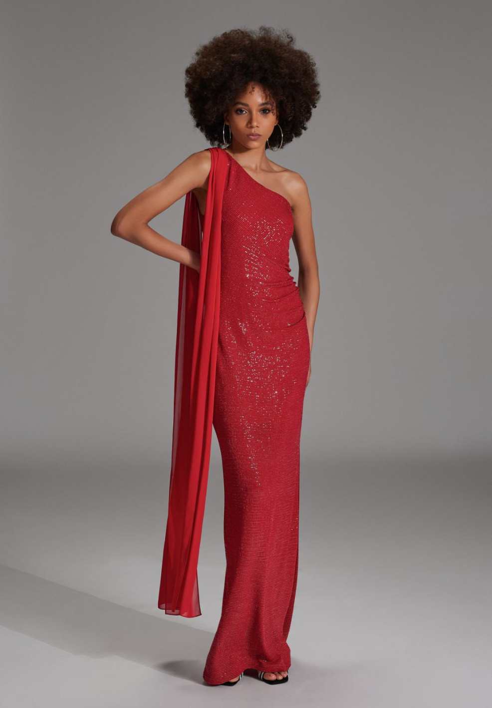 One-Shoulder Abendkleid aus foliertem Jersey mit Chiffon Schal chili red