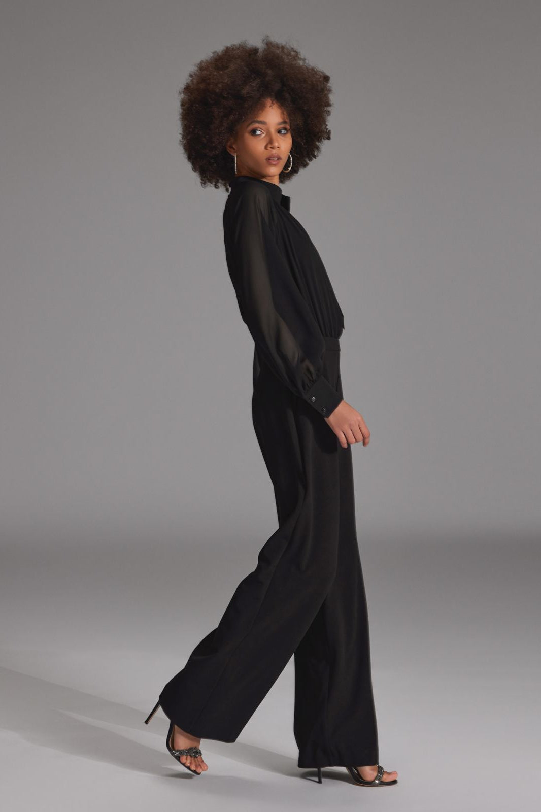 Langärmeliger Jumpsuit mit Schluppe aus Crepe Jersey und Chiffon Mix