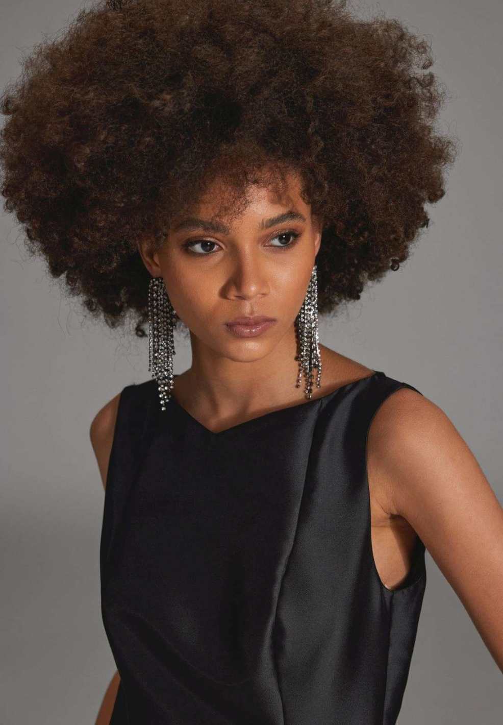 Robenartiges Abendkleid mit Eingrifftaschen