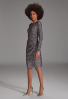 Cocktailkleid aus elastischer Paillette mit seitlichen Drapierungen