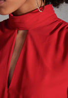 Cocktailkleid aus Chiffon mit blusigen Ärmeln und Schlitz Ausschnitt