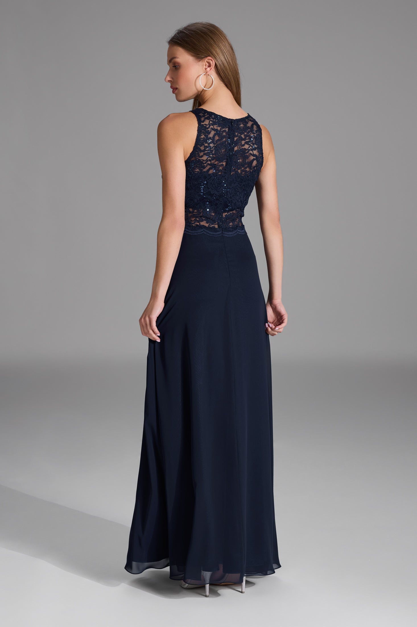 Abendkleid aus Chiffon mit transparentem Spitzenoberteil