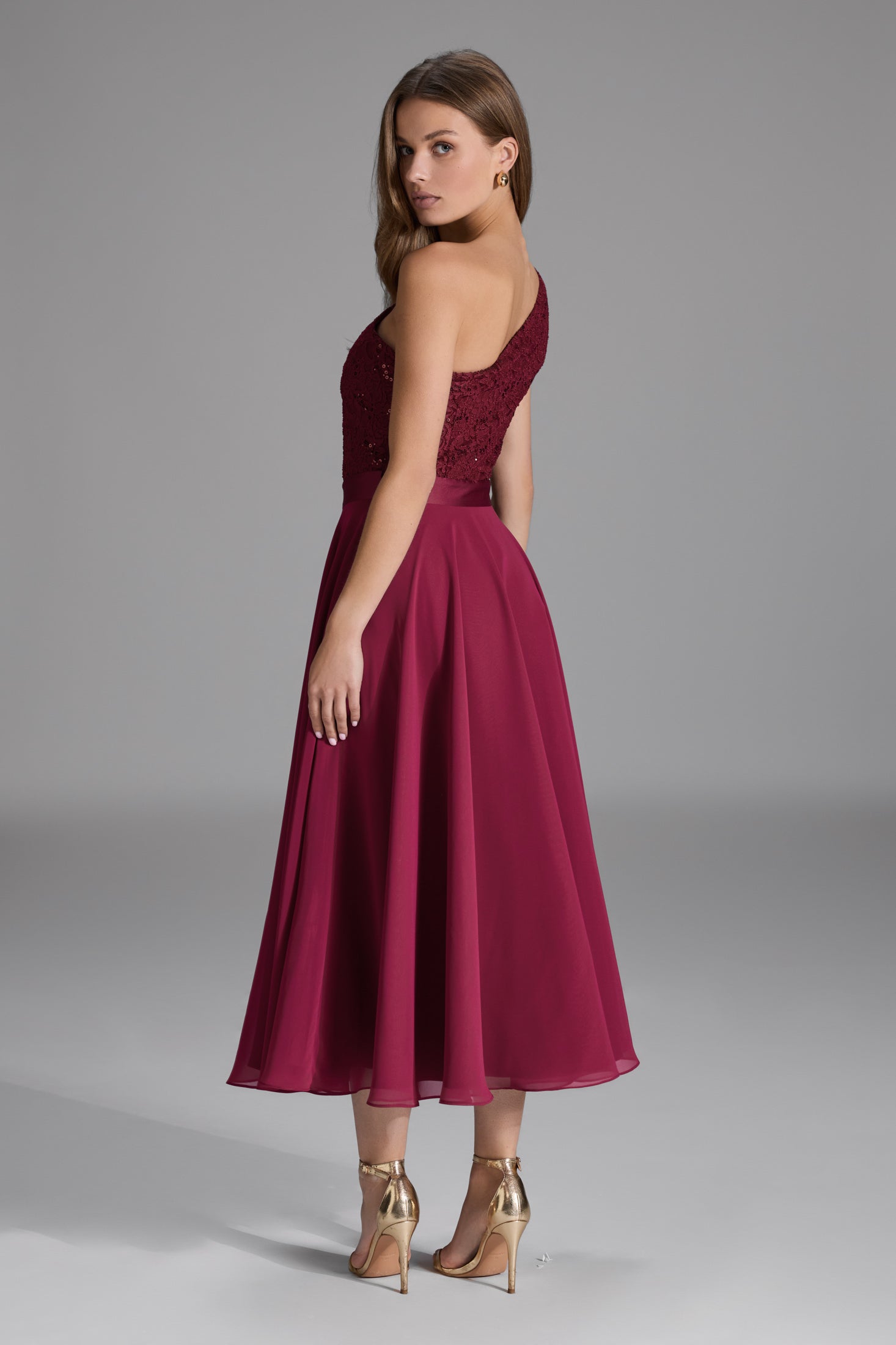 One Shoulder Midi Kleid aus Material Mix